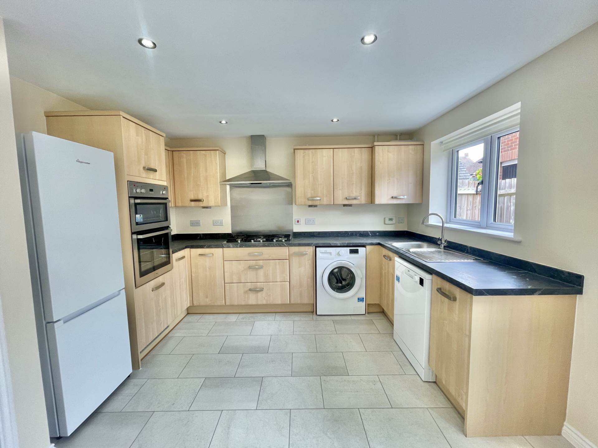 Additional Property Image 3 bedroom Semi Detached to rent in Didcot 6