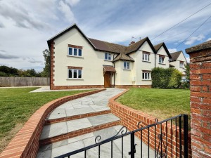 4 bedroom Semi Detached for sale in Faringdon