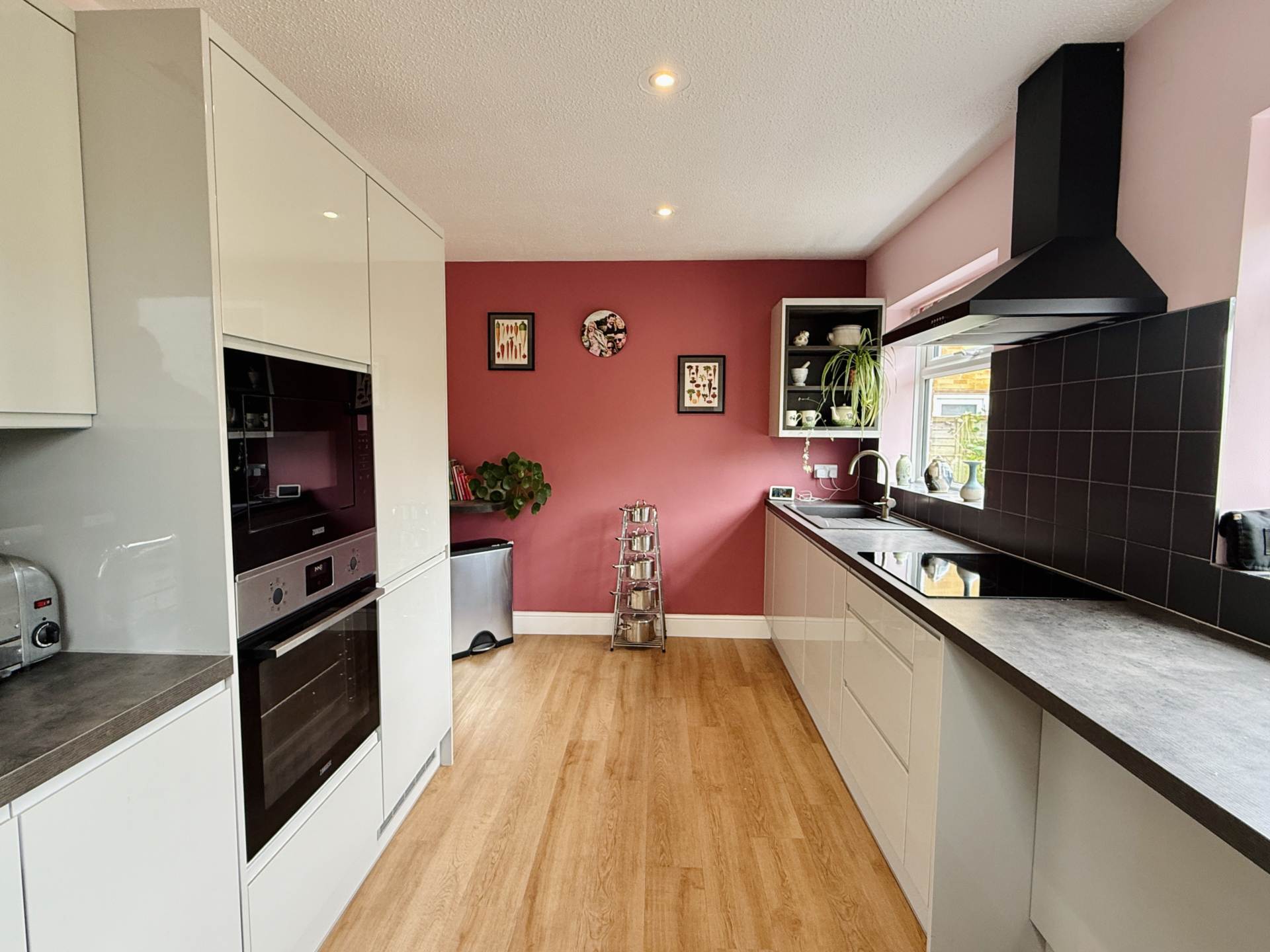 Additional Property Image 4 bedroom Detached for sale in Wallingford 2