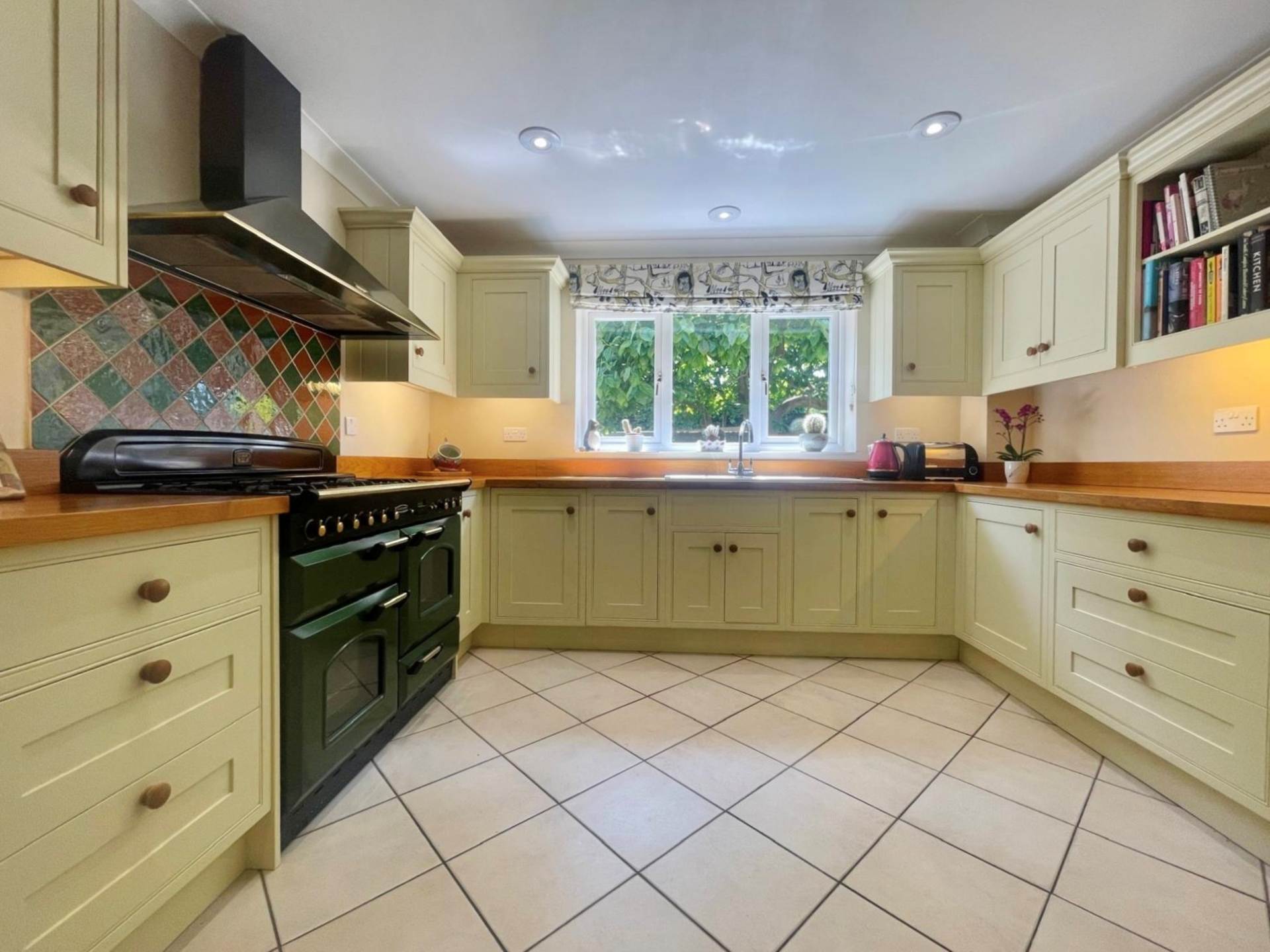 Additional Property Image 5 bedroom Detached for sale in Wallingford 2
