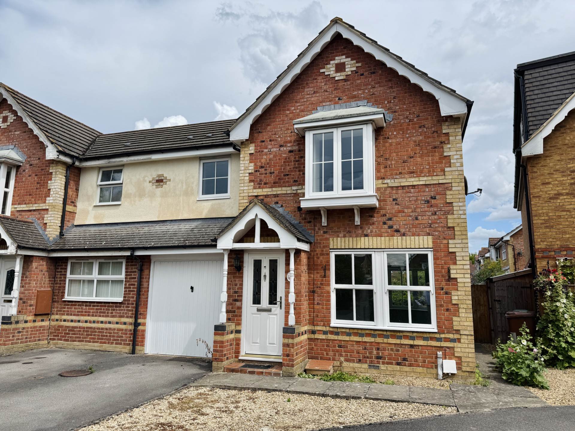 3 bedroom Semi Detached for sale in Didcot