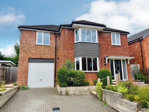 4 bedroom Detached to rent in Didcot