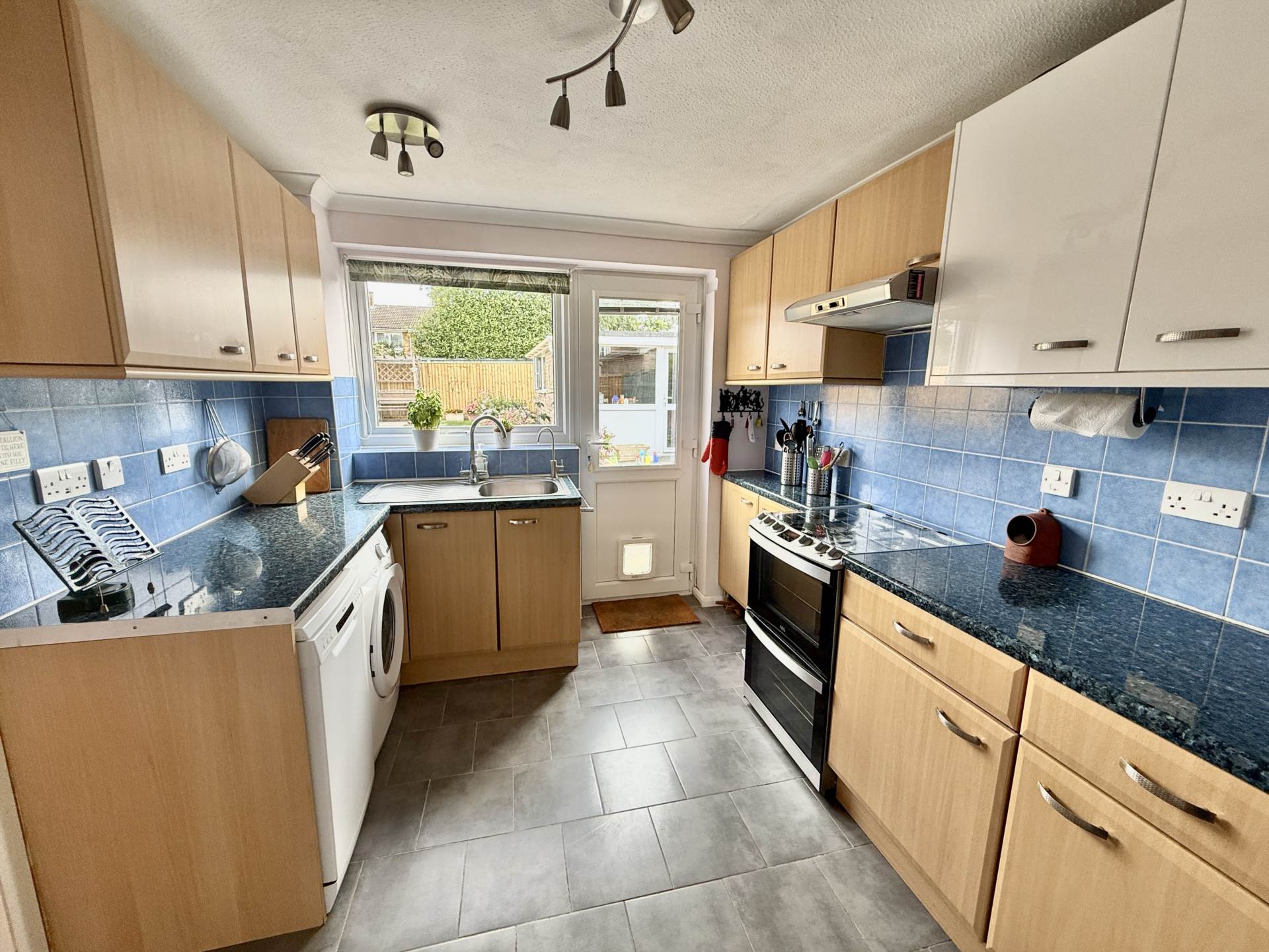 Additional Property Image 3 bedroom Semi Detached for sale in Wallingford 2