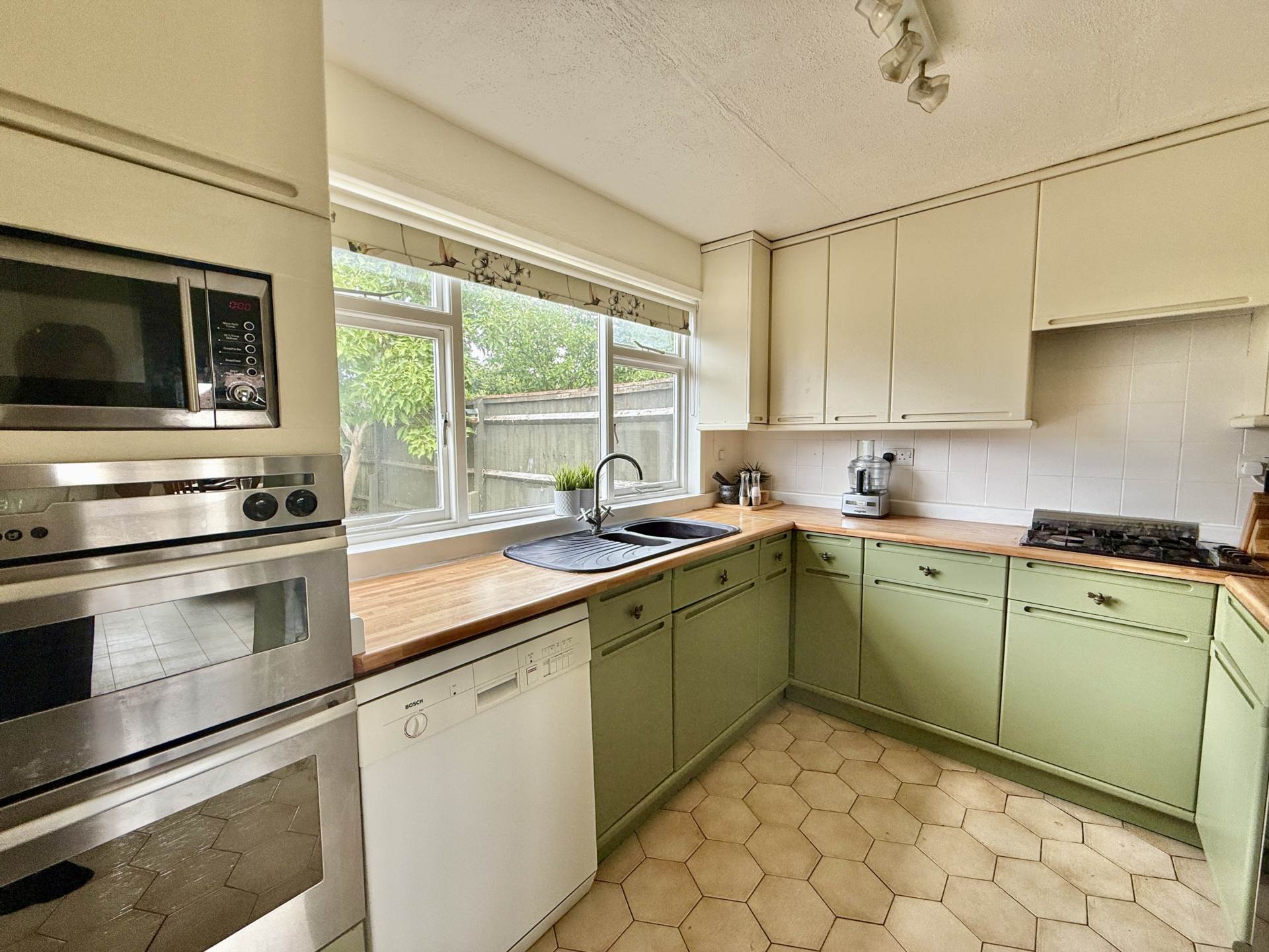 Additional Property Image 3 bedroom Semi Detached for sale in Wallingford 2