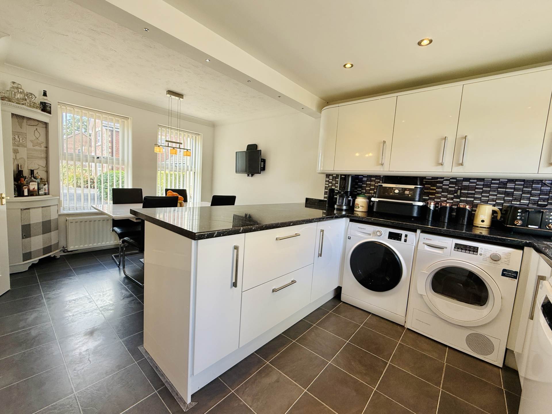 Additional Property Image 3 bedroom Detached for sale in Didcot 2