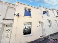 2 bedroom Terraced for sale in Plymouth