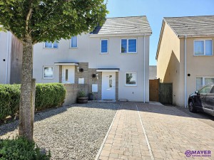 2 bedroom Semi Detached for sale in Plymouth