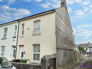 2 bedroom Semi Detached for sale in Plymouth