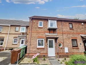 2 bedroom Terraced for sale in Plymouth
