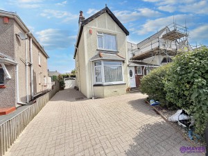 4 bedroom Semi Detached for sale in Plymouth