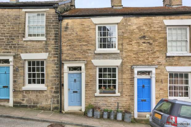 2 bedroom Terraced for sale in Macclesfield
