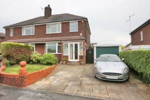 3 bedroom Semi Detached for sale in Macclesfield