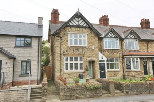 3 bedroom End of Terrace for sale in Macclesfield