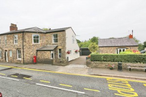 4 bedroom House for sale in Macclesfield