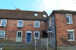 3 bedroom End of Terrace to rent in Hungerford