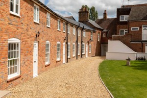 2 bedroom Mews to rent in Hungerford