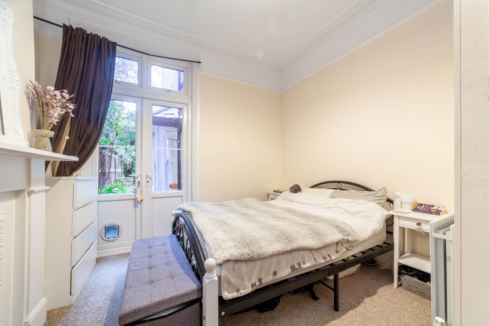Additional Property Image 1 bedroom Flat for sale in London 9