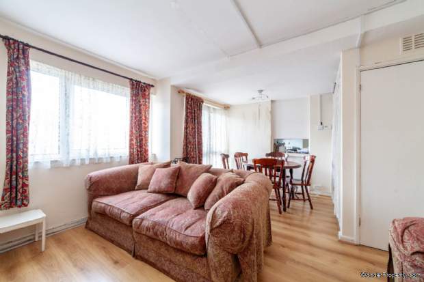 4 bedroom Flat for sale in London
