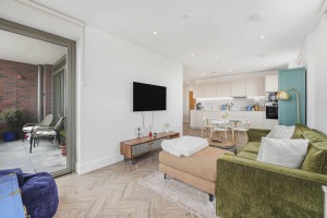 2 bedroom Apartment to rent in London