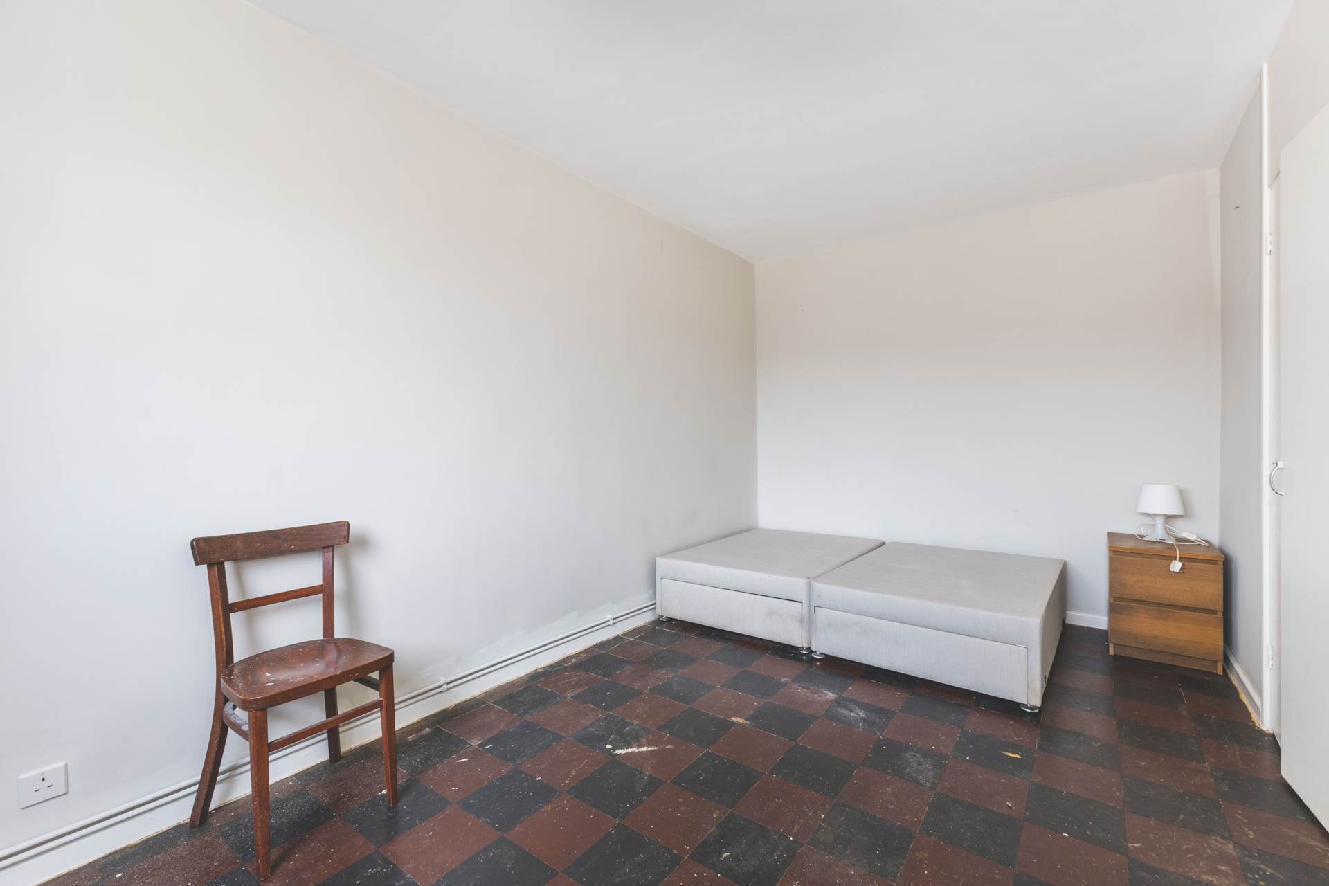Additional Property Image 2 bedroom Flat for sale in London 13