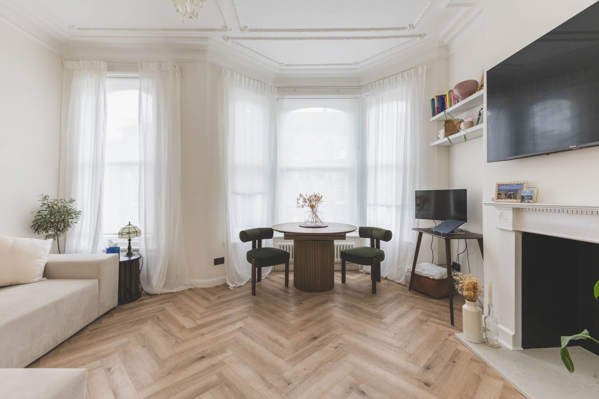 Additional Property Image 1 bedroom Flat for sale in London 13