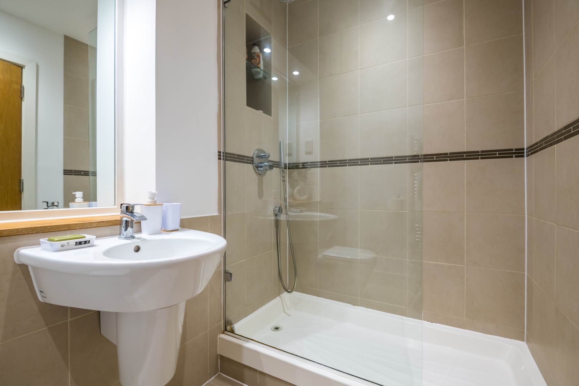 Additional Property Image 2 bedroom Flat to rent in London 6
