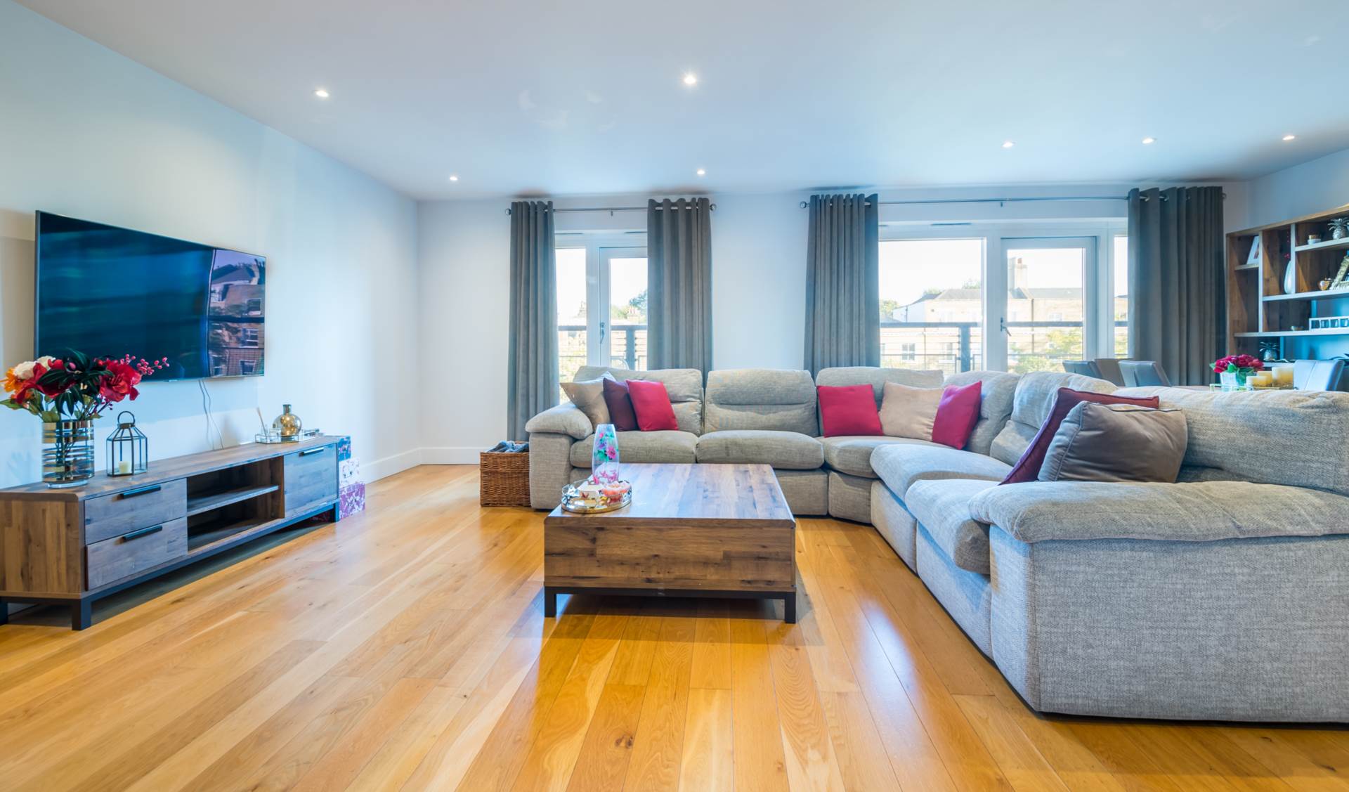 Additional Property Image 2 bedroom Flat to rent in London 13
