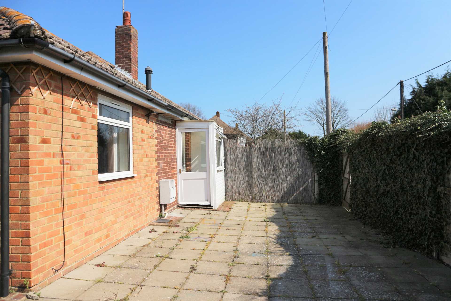 Additional Property Image 3 bedroom Bungalow to rent in Canterbury 11