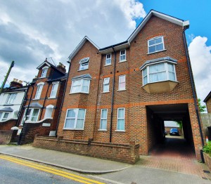 2 bedroom Flat to rent in Canterbury