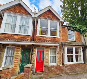 2 bedroom End of Terrace for sale in Canterbury