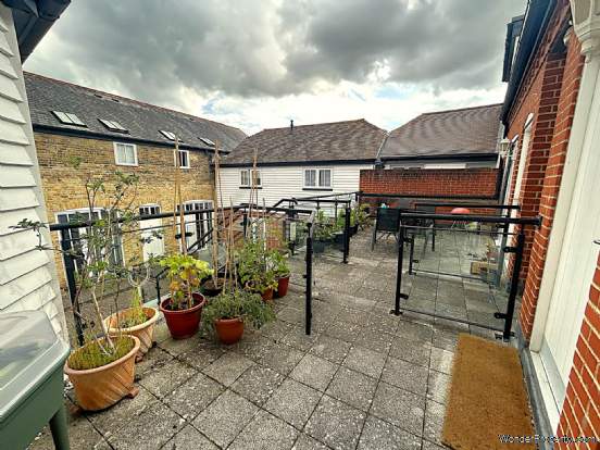 Additional Property Image 2 bedroom Flat for sale in Canterbury 2