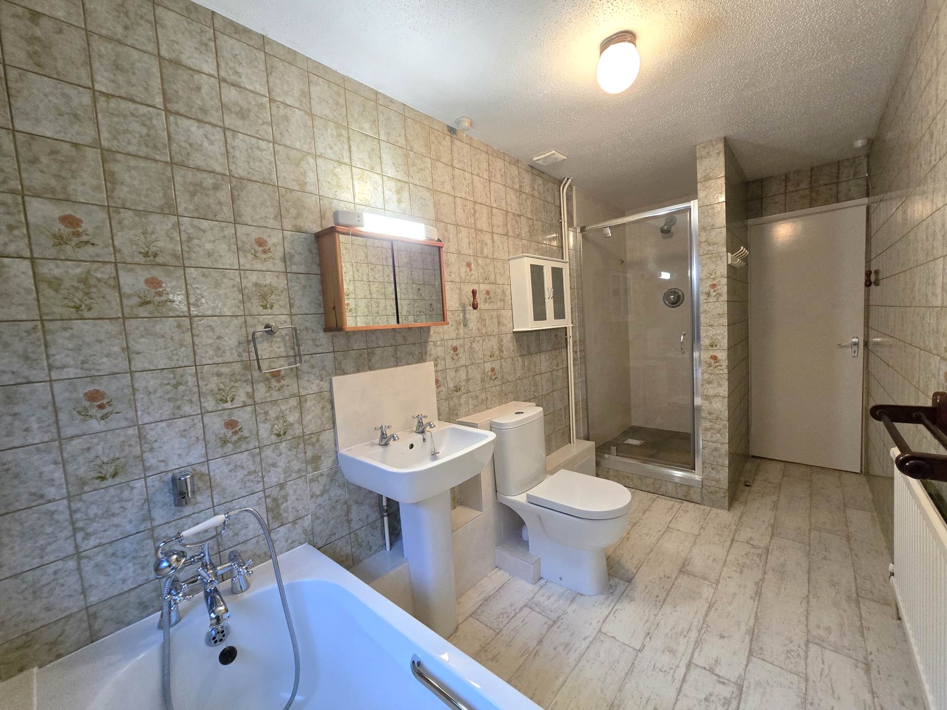 Additional Property Image 4 bedroom Detached Bungalow for sale in Canterbury 11