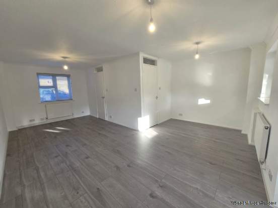 Additional Property Image 2 bedroom End of Terrace for sale in Canterbury 3