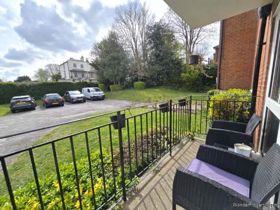 Additional Property Image 2 bedroom Apartment for sale in Canterbury 2