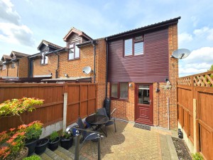 2 bedroom End of Terrace for sale in Canterbury