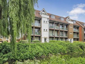 2 bedroom Apartment for sale in Canterbury