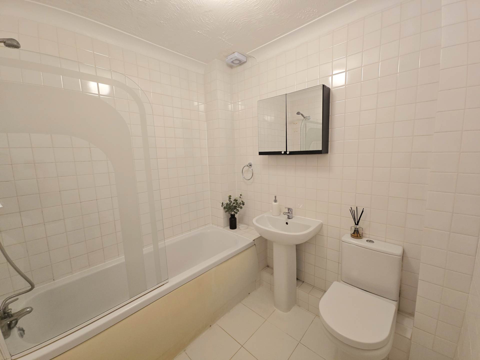 Additional Property Image 2 bedroom Apartment for sale in Canterbury 8