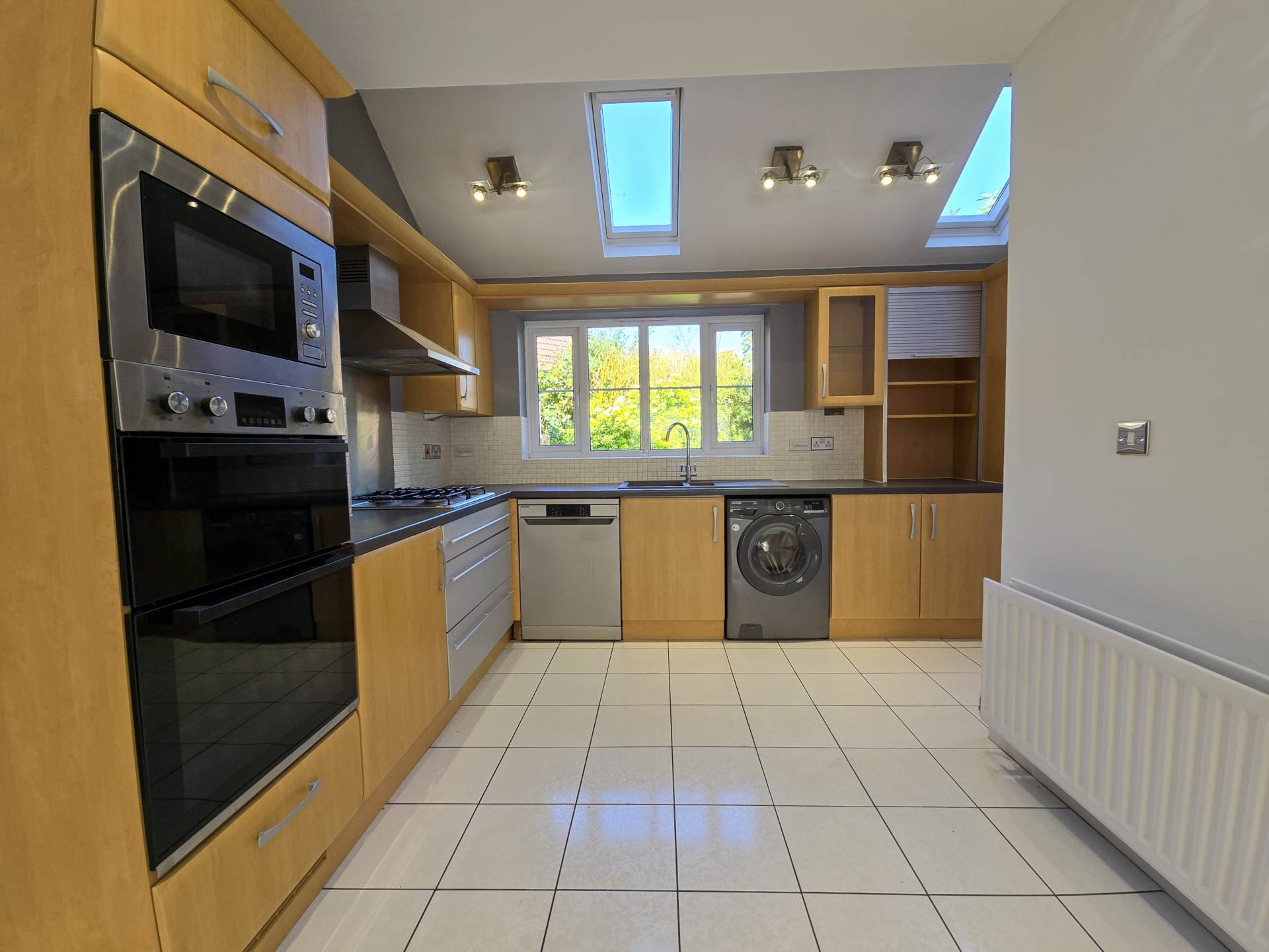 Additional Property Image 4 bedroom Detached for sale in Canterbury 3