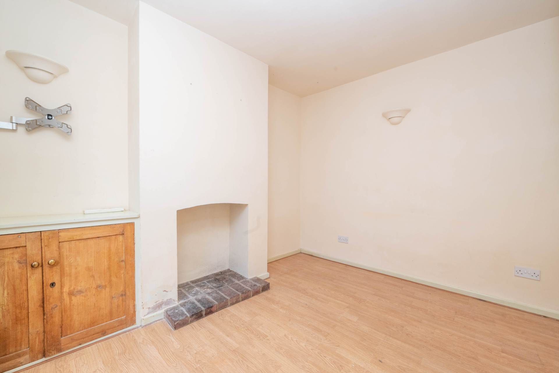 Additional Property Image 2 bedroom Terraced for sale in Canterbury 4