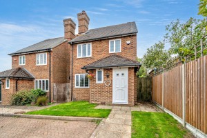 3 bedroom Detached for sale in Canterbury