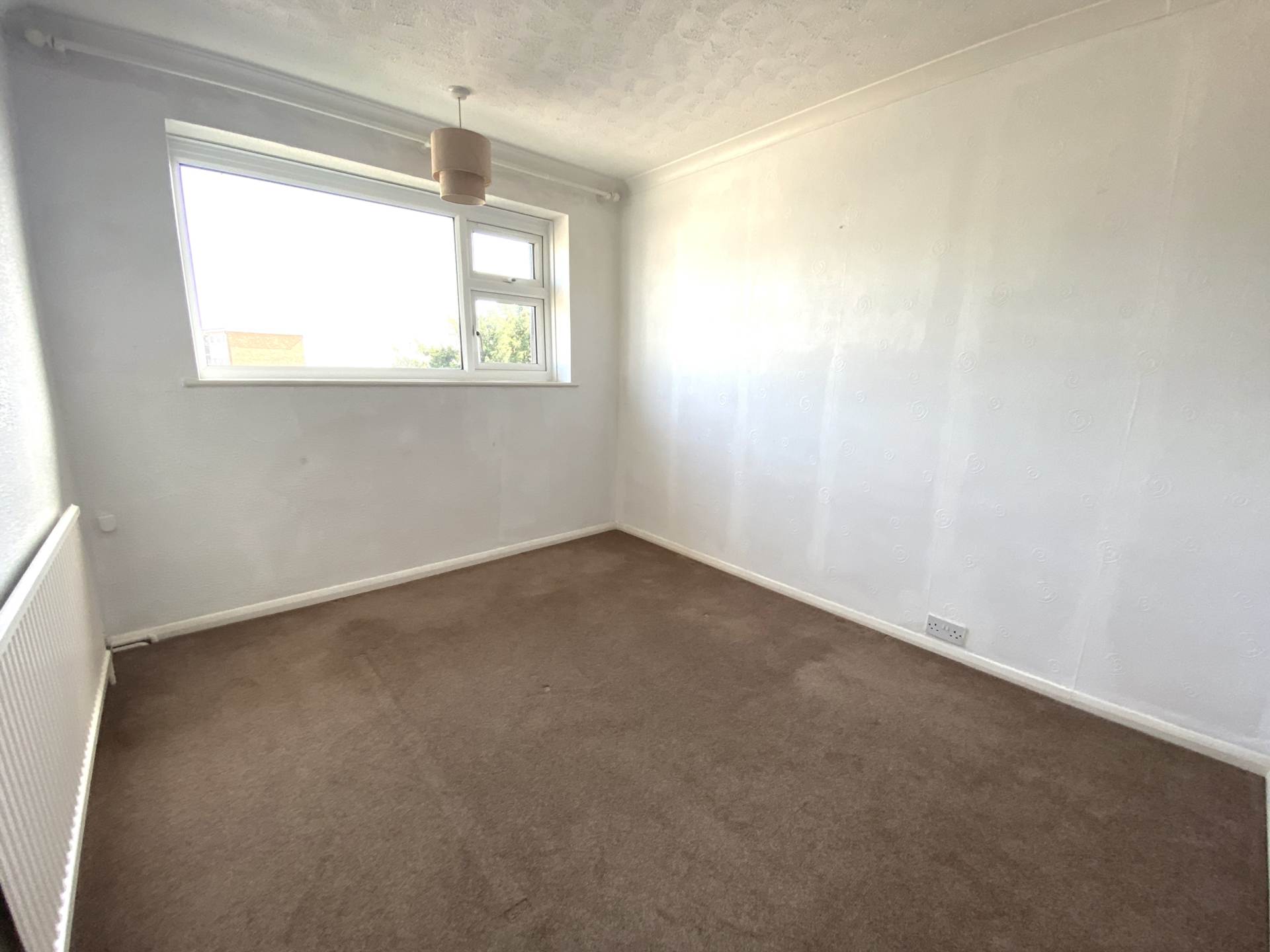 Additional Property Image 2 bedroom Flat to rent in Deal 8