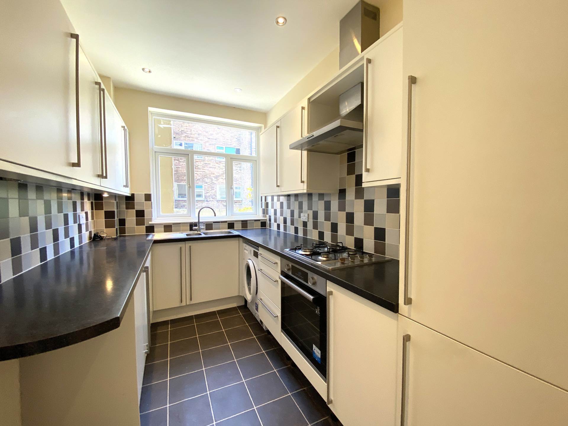 2 bedroom Apartment to rent in Deal