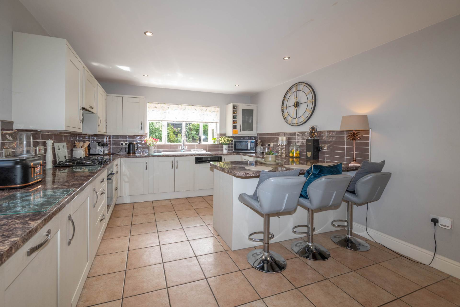 Additional Property Image 5 bedroom Detached for sale in Canterbury 3