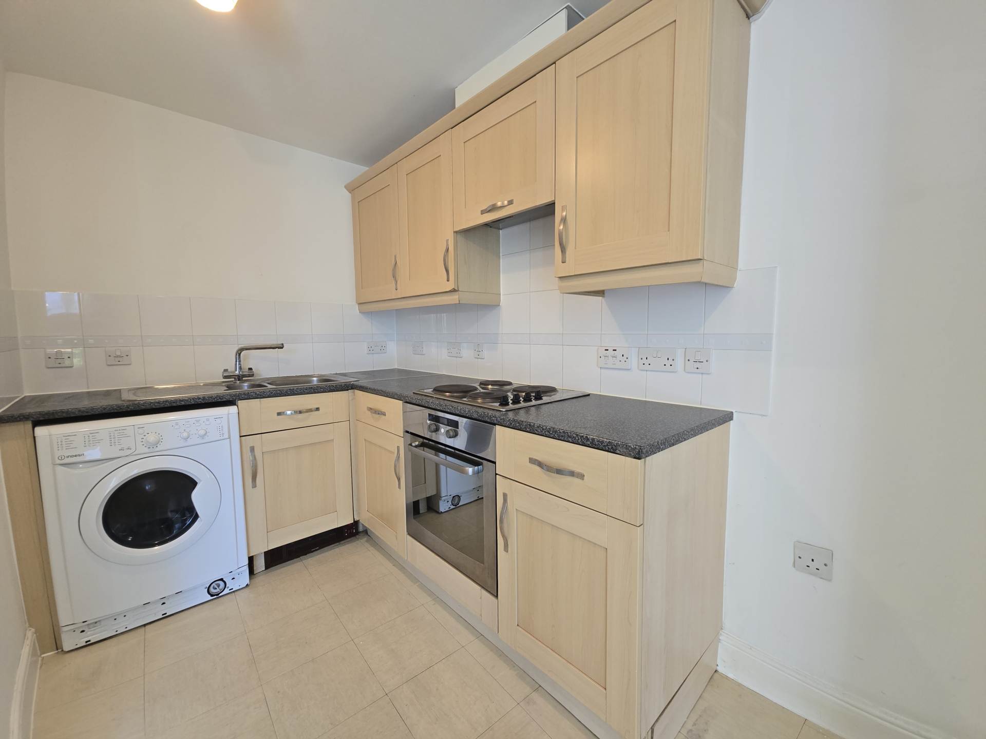 Additional Property Image 2 bedroom Flat for sale in Canterbury 3