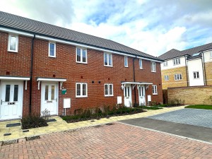 2 bedroom Terraced to rent in Canterbury
