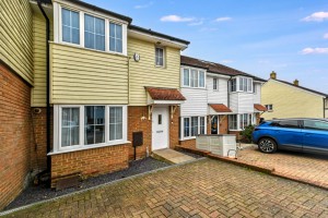 4 bedroom Terraced for sale in Faversham