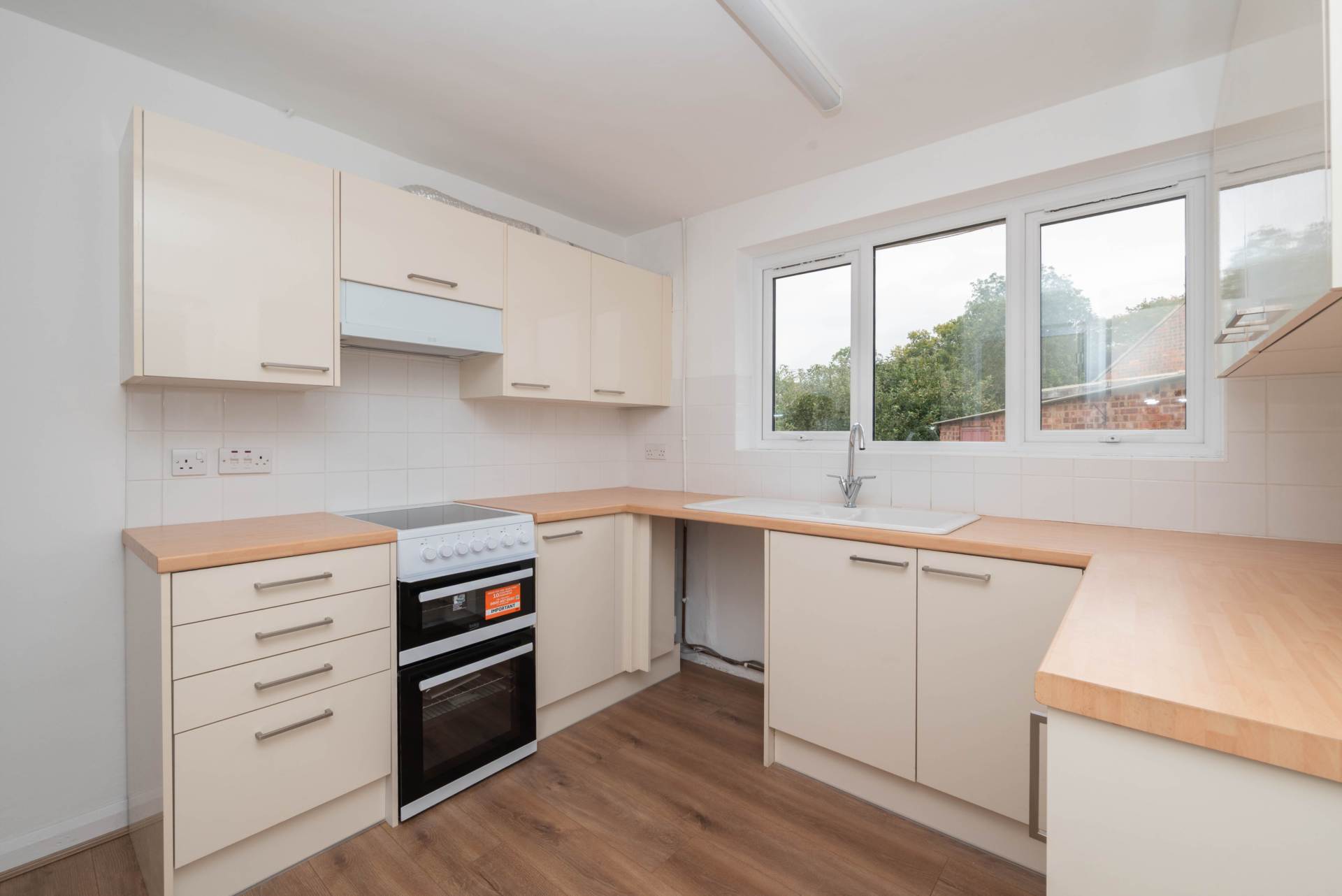 Additional Property Image 4 bedroom Semi Detached for sale in Canterbury 8