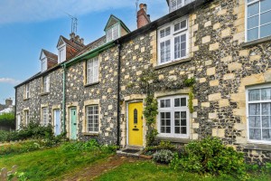 3 bedroom Terraced for sale in Canterbury