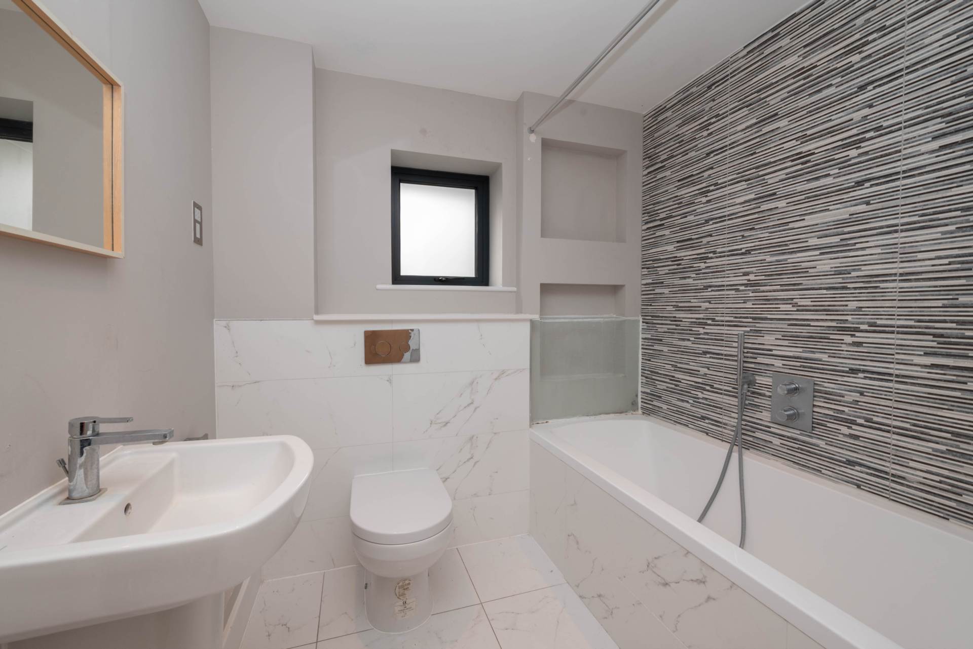 Additional Property Image 4 bedroom Apartment for sale in Canterbury 8