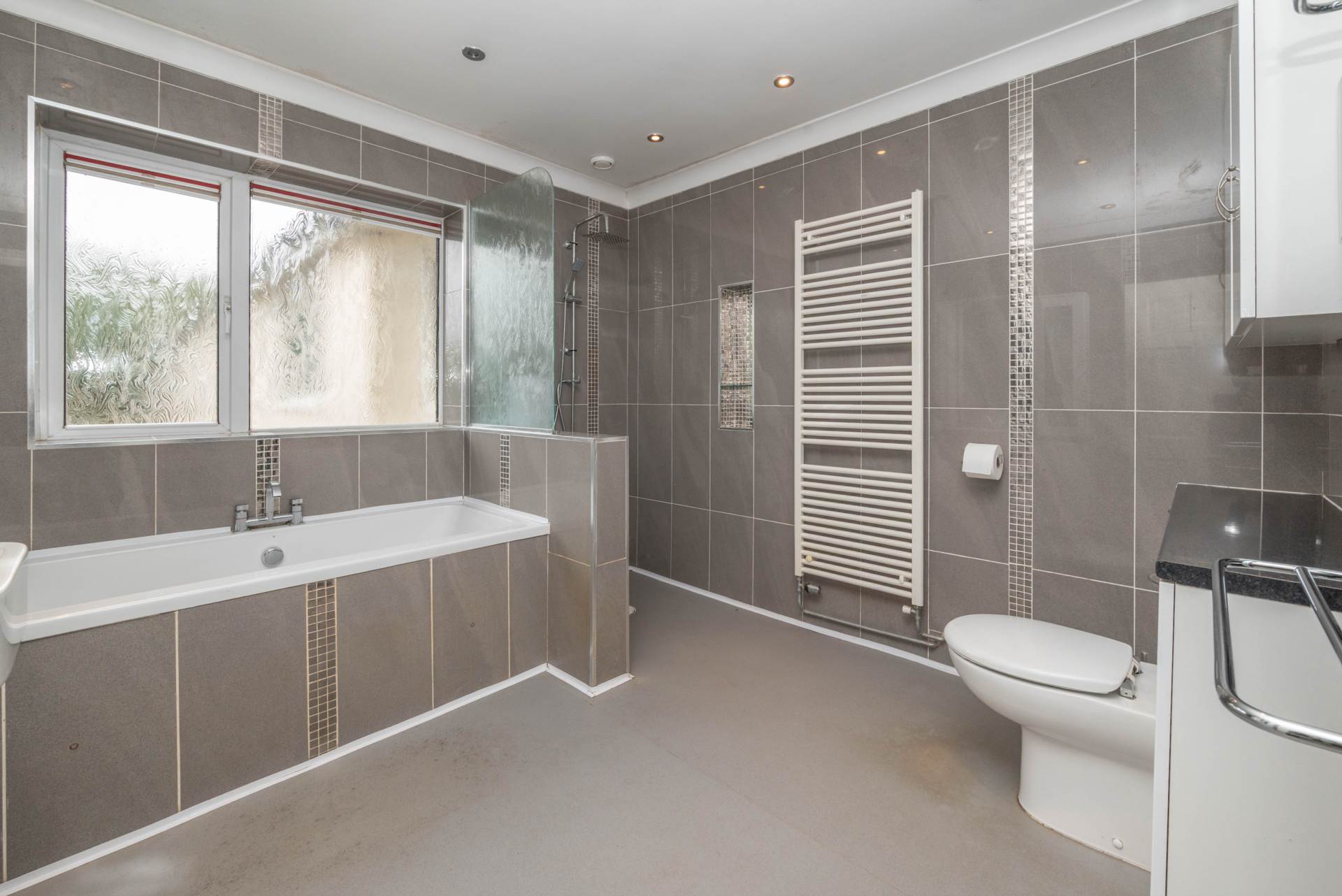Additional Property Image 4 bedroom Detached for sale in Canterbury 14